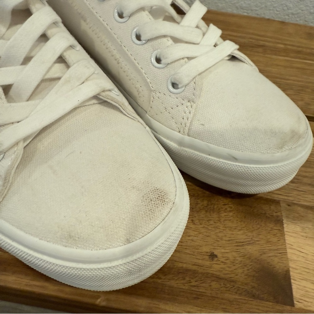 TAOS- White Plim Soul Canvas Sneaker - Size 6.5 - Picture 3 of 7
